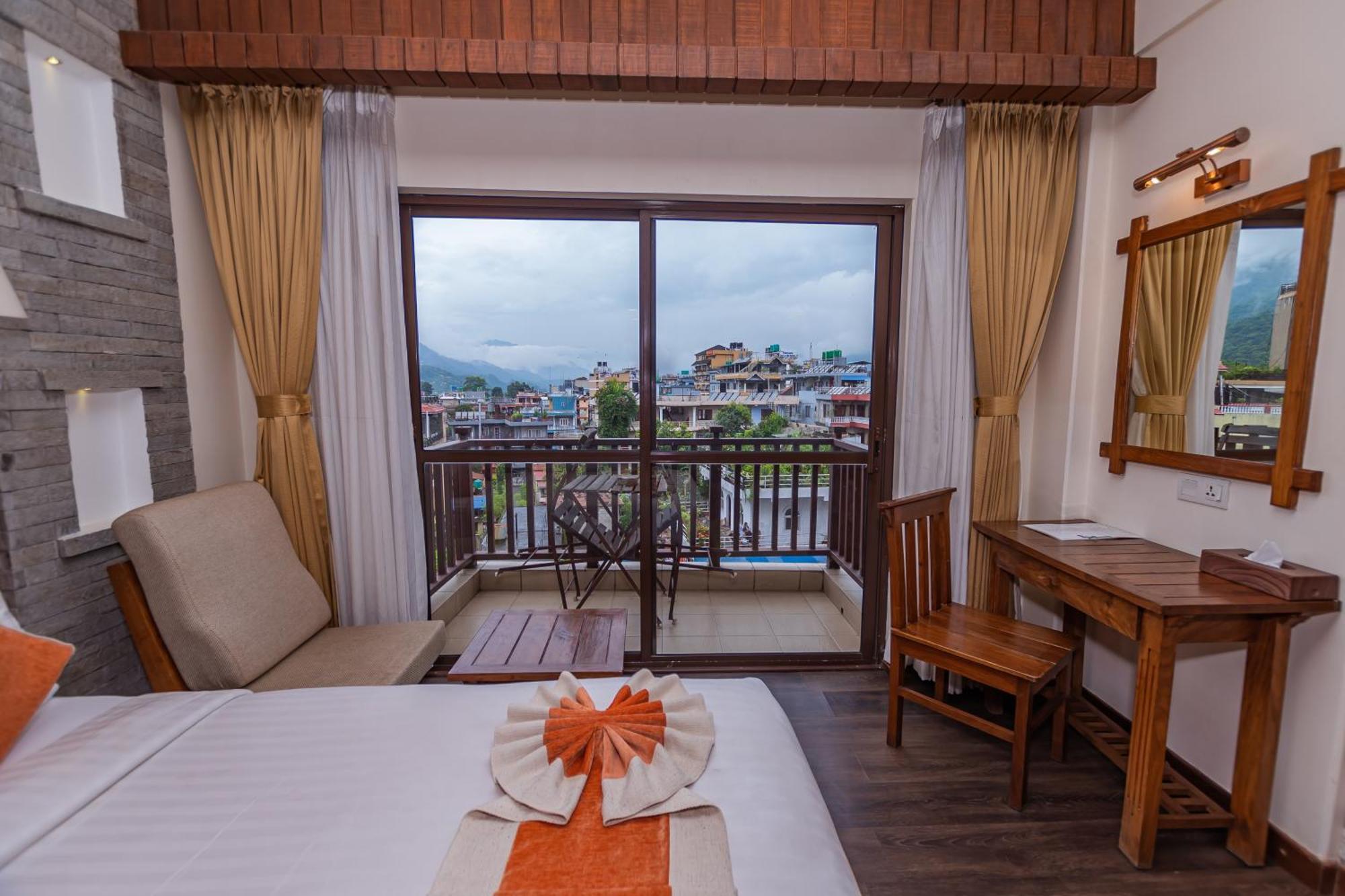 Pokhara Batika Hotel Ngoại thất bức ảnh