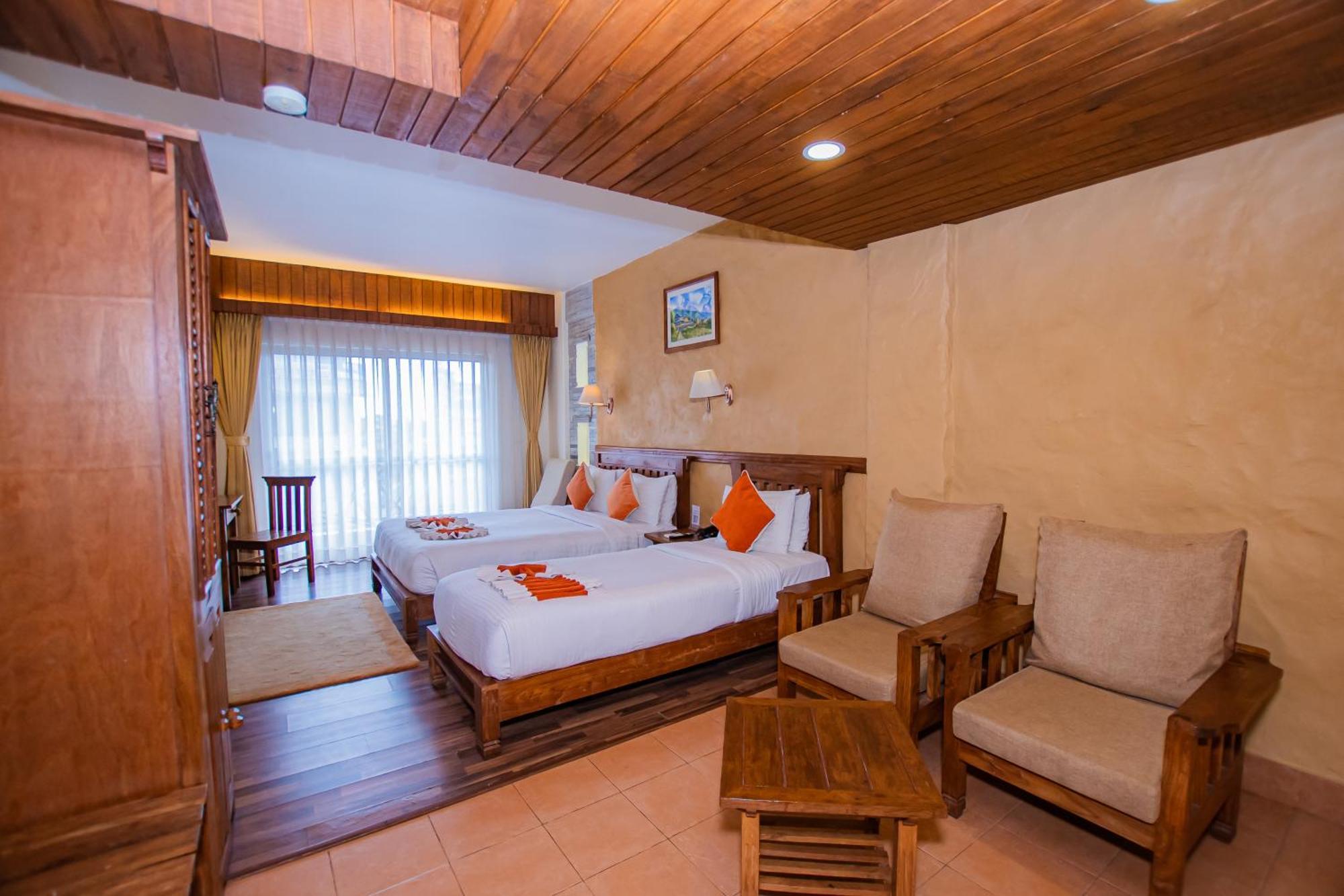 Pokhara Batika Hotel Ngoại thất bức ảnh