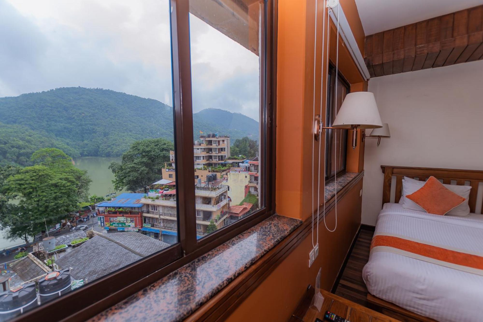 Pokhara Batika Hotel Ngoại thất bức ảnh