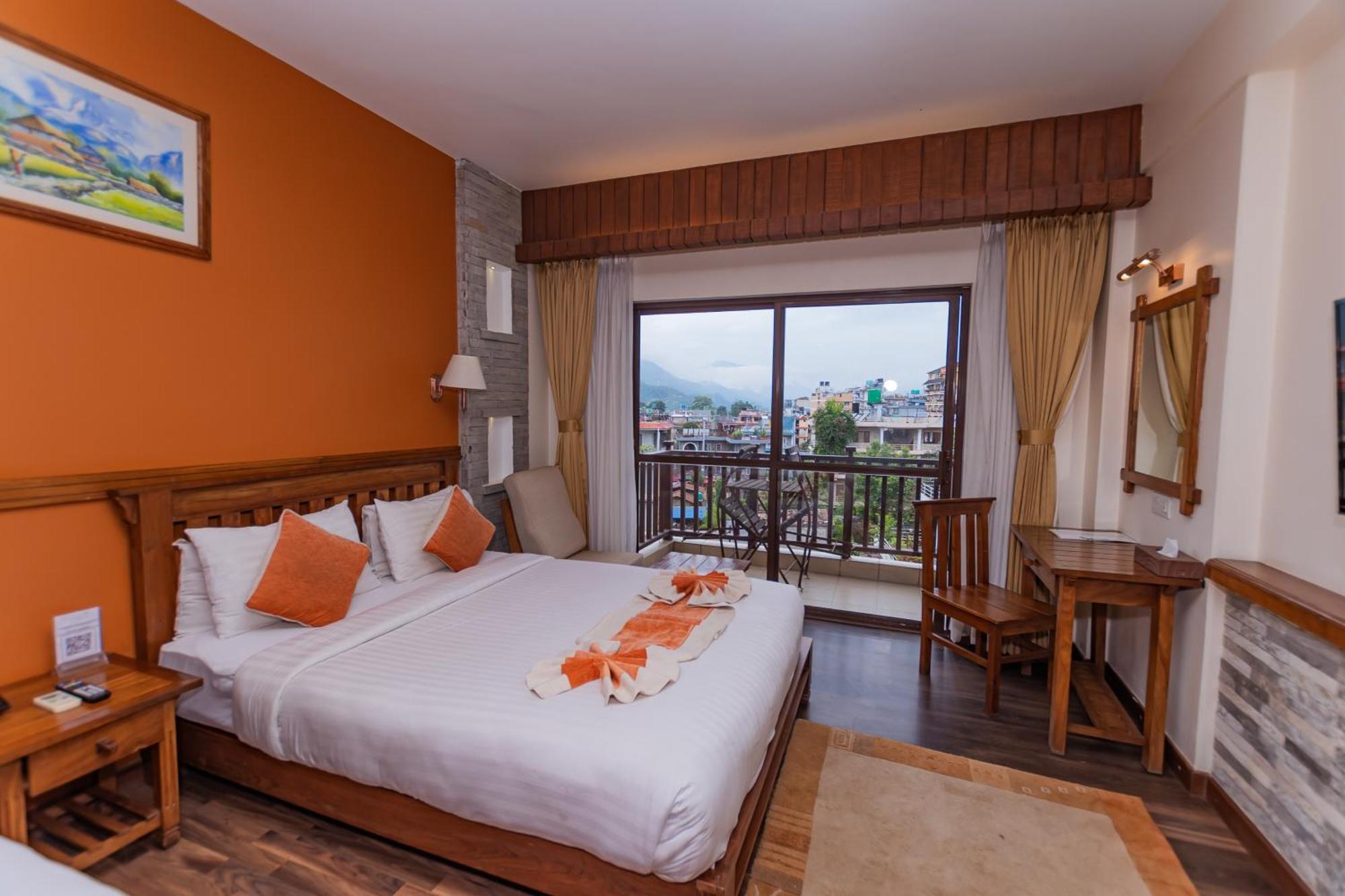Pokhara Batika Hotel Ngoại thất bức ảnh
