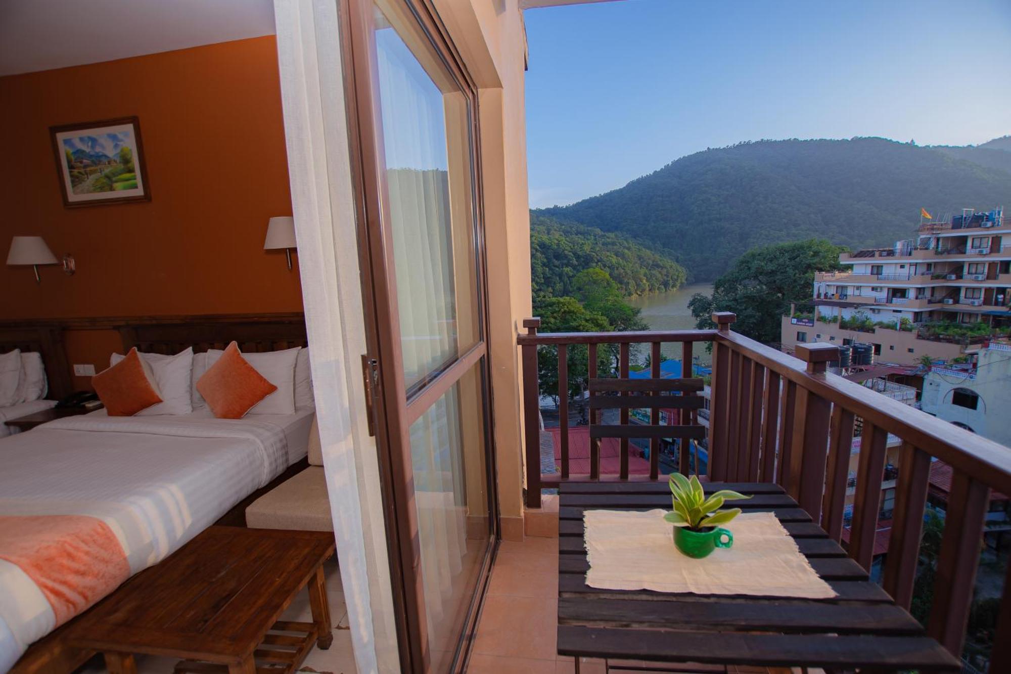 Pokhara Batika Hotel Ngoại thất bức ảnh