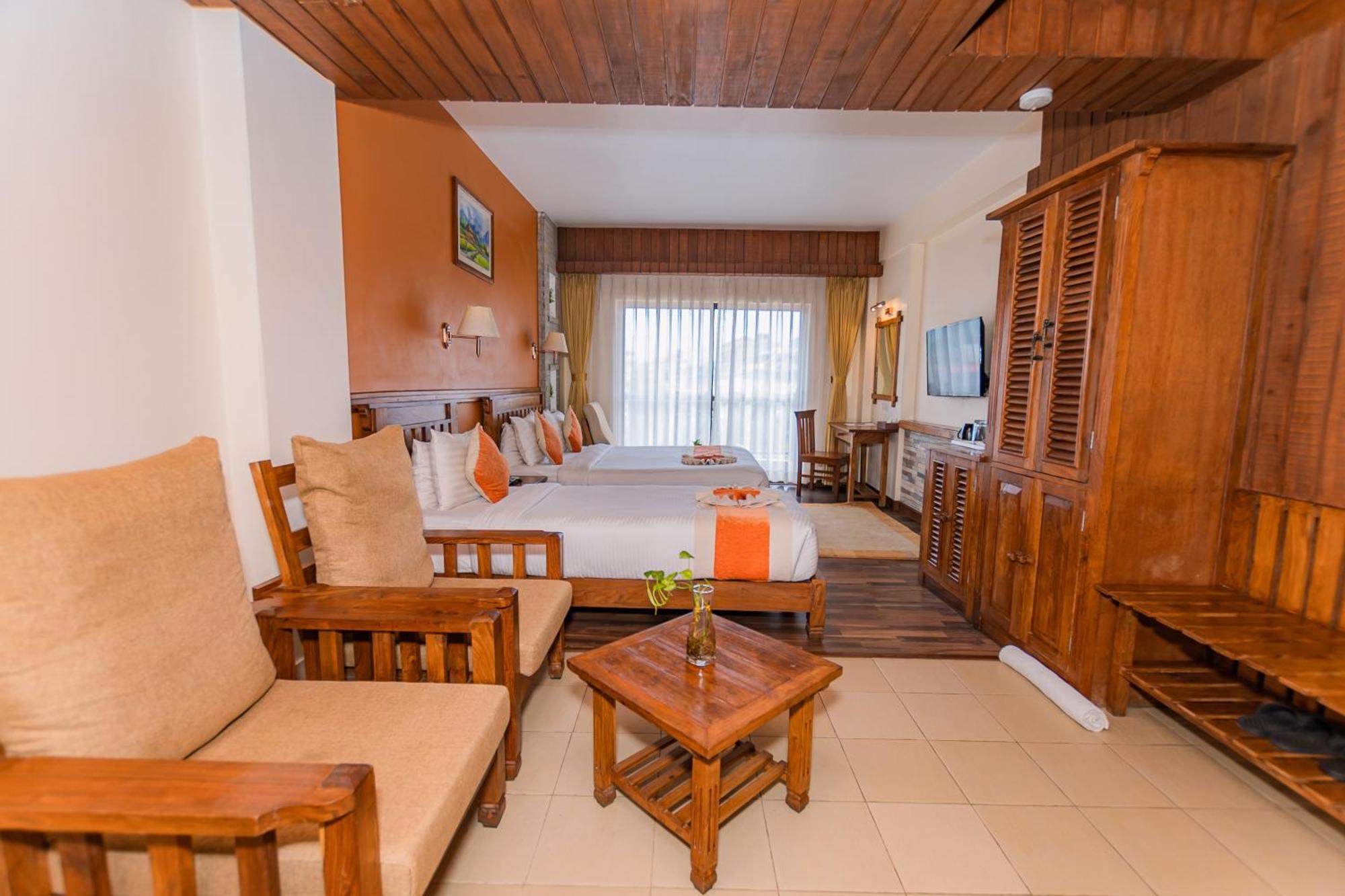 Pokhara Batika Hotel Ngoại thất bức ảnh