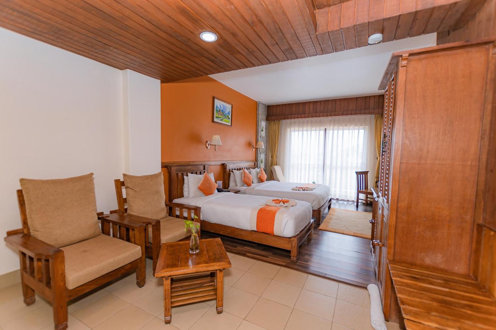 Pokhara Batika Hotel Ngoại thất bức ảnh