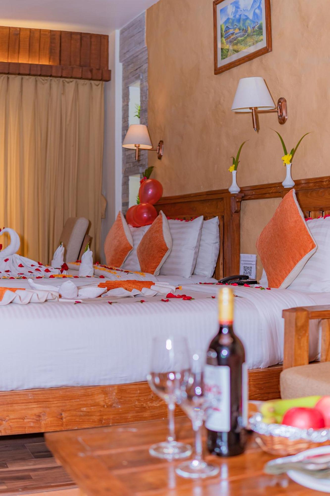 Pokhara Batika Hotel Ngoại thất bức ảnh