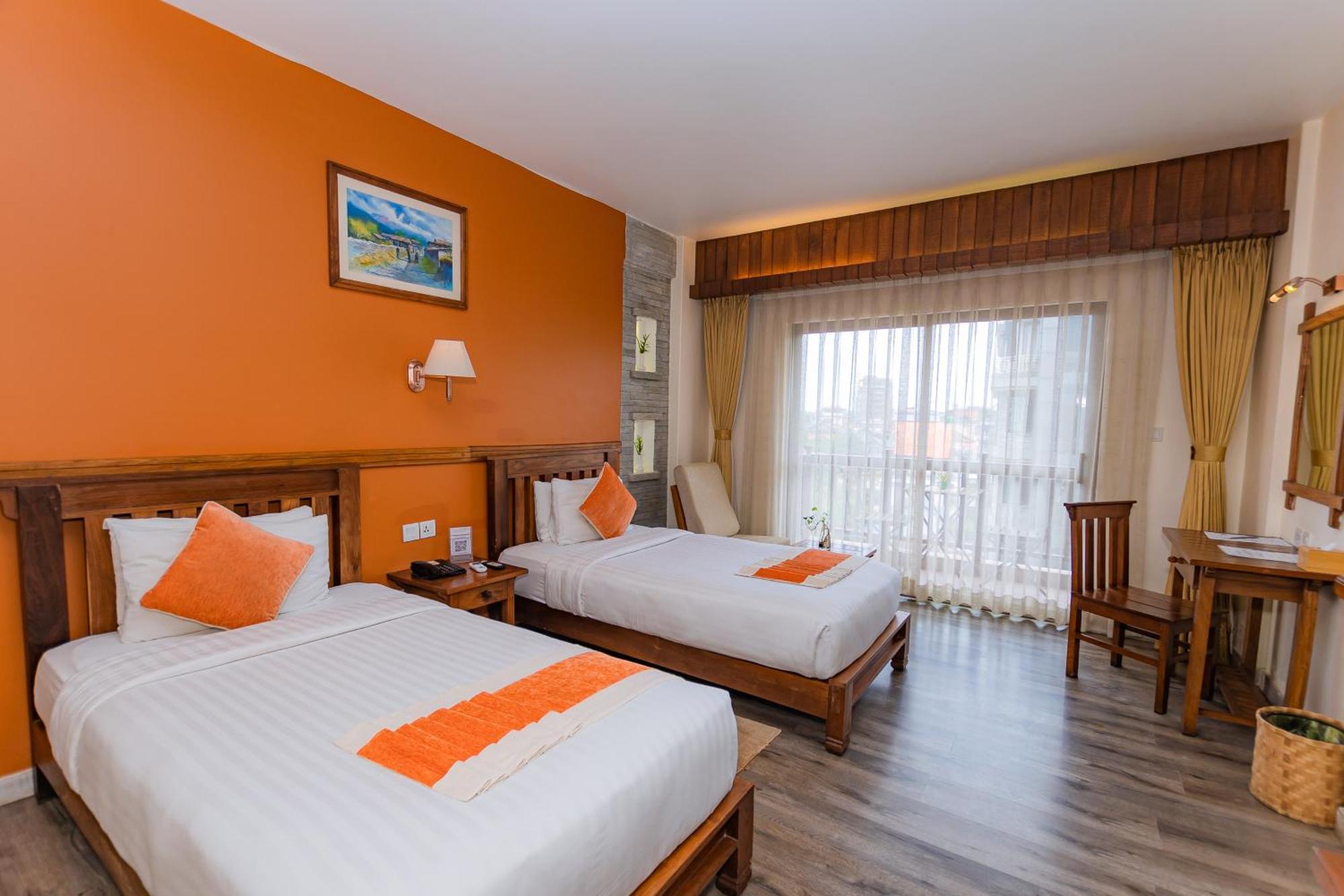 Pokhara Batika Hotel Ngoại thất bức ảnh