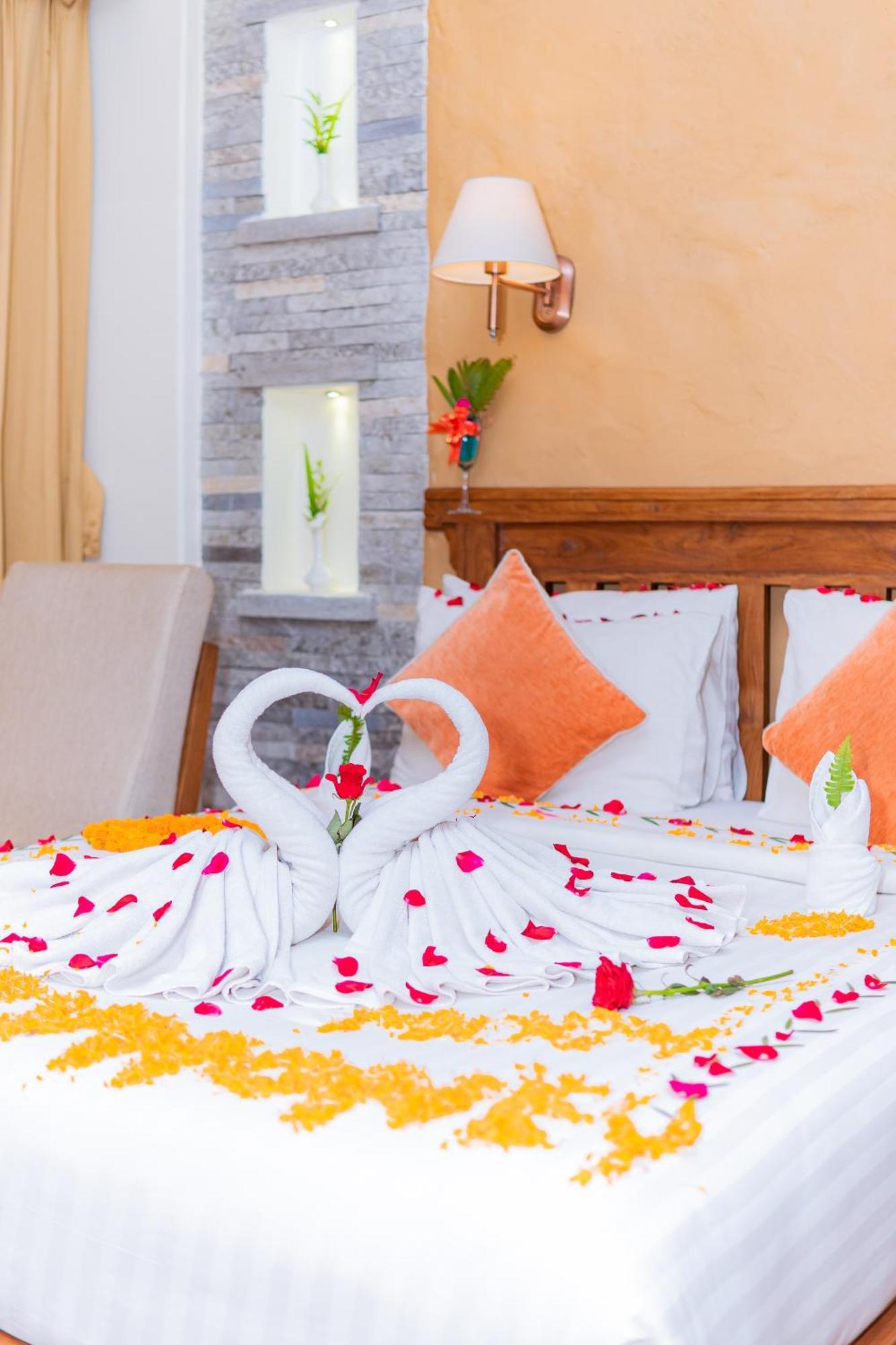 Pokhara Batika Hotel Ngoại thất bức ảnh