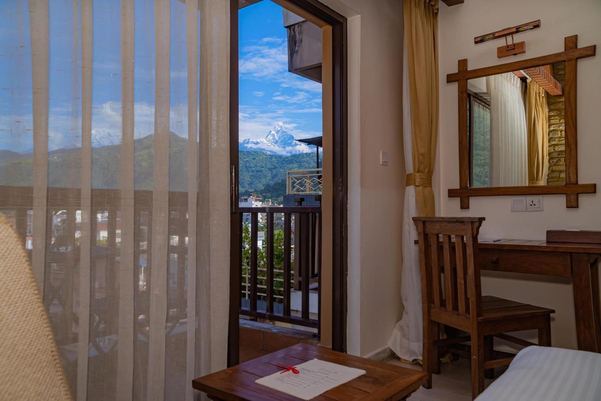 Pokhara Batika Hotel Ngoại thất bức ảnh