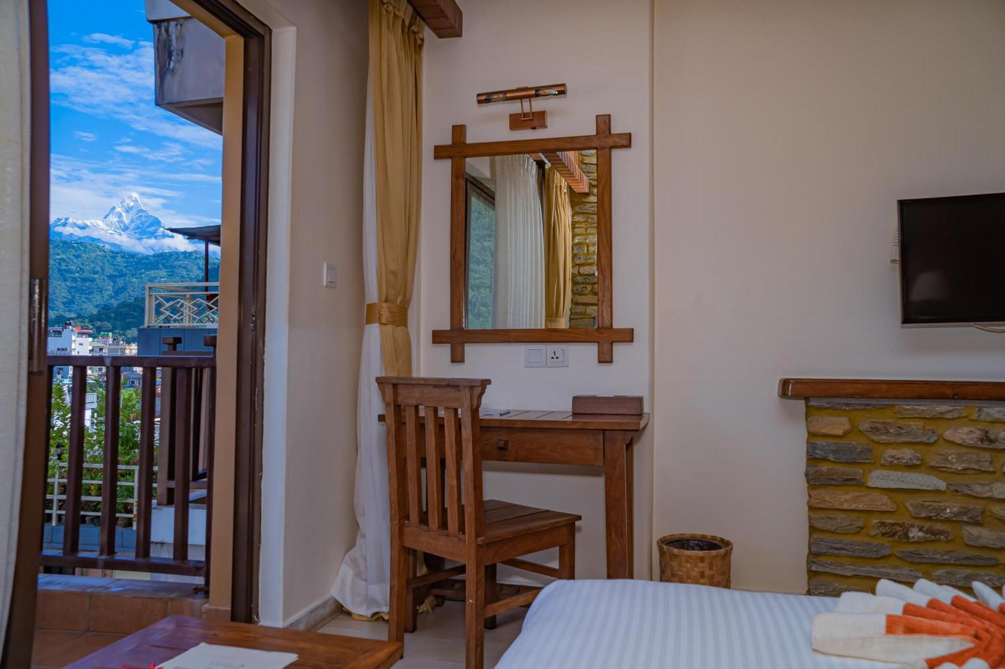 Pokhara Batika Hotel Ngoại thất bức ảnh