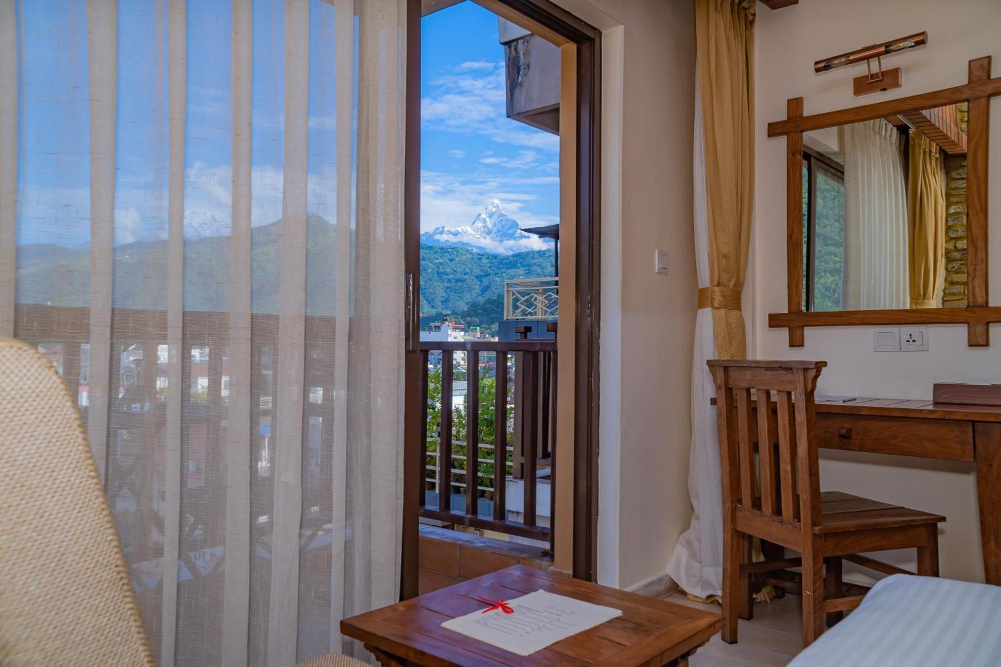 Pokhara Batika Hotel Ngoại thất bức ảnh