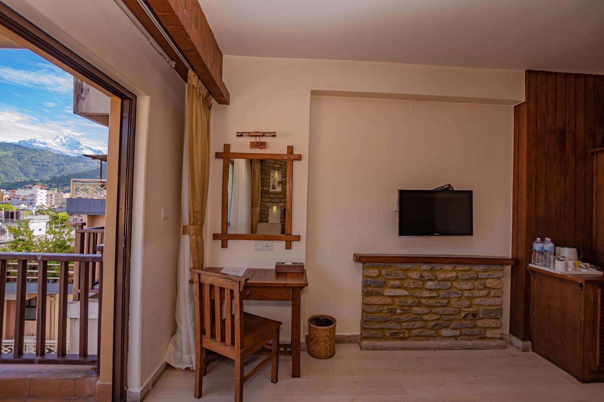 Pokhara Batika Hotel Ngoại thất bức ảnh