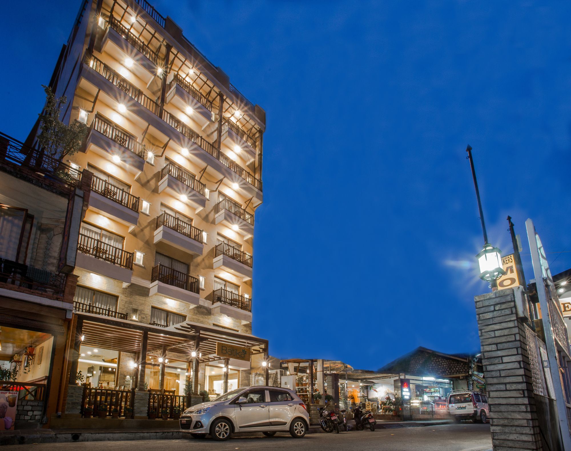 Pokhara Batika Hotel Ngoại thất bức ảnh